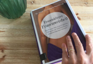 Buchcover Frauenkörper Frauenweisheit